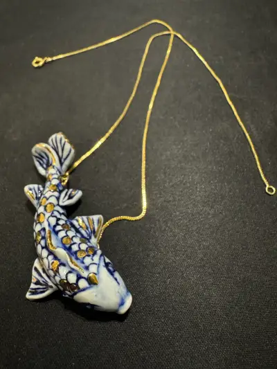 Collar con colgante pez cerámico y oro - miniatura 4