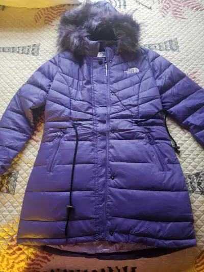 Parka morada con capucha - miniatura 1