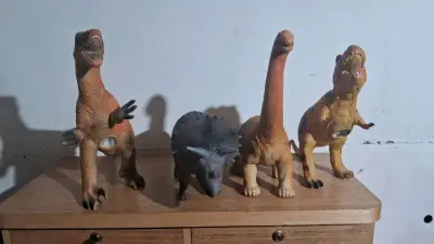 Juguete dinosaurio Brontosaurio - miniatura 6