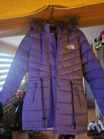 Parka morada con capucha - miniatura 4
