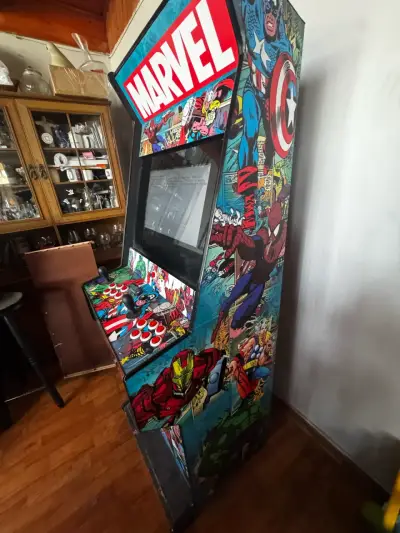 Máquina arcade temática Marvel - miniatura 1