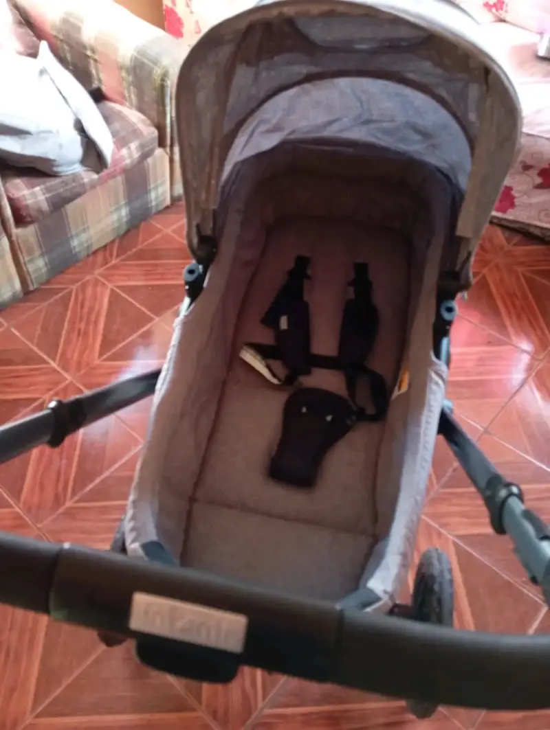 Coche de bebé gris - 3