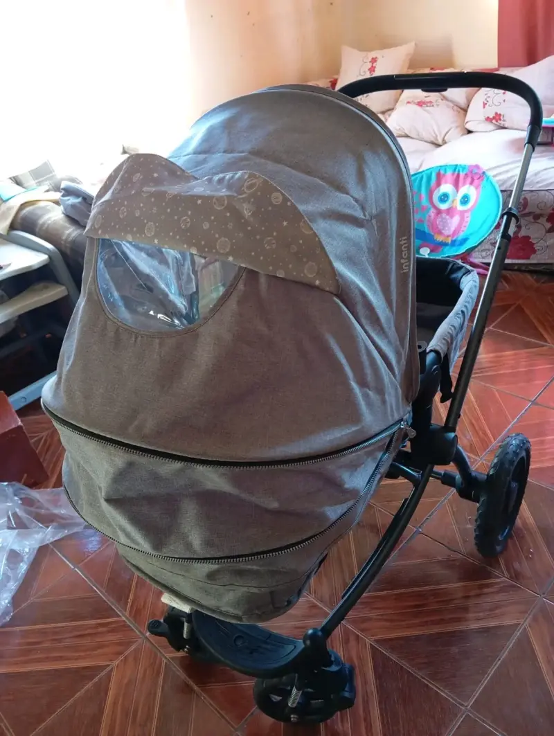 Coche de bebé gris - 4