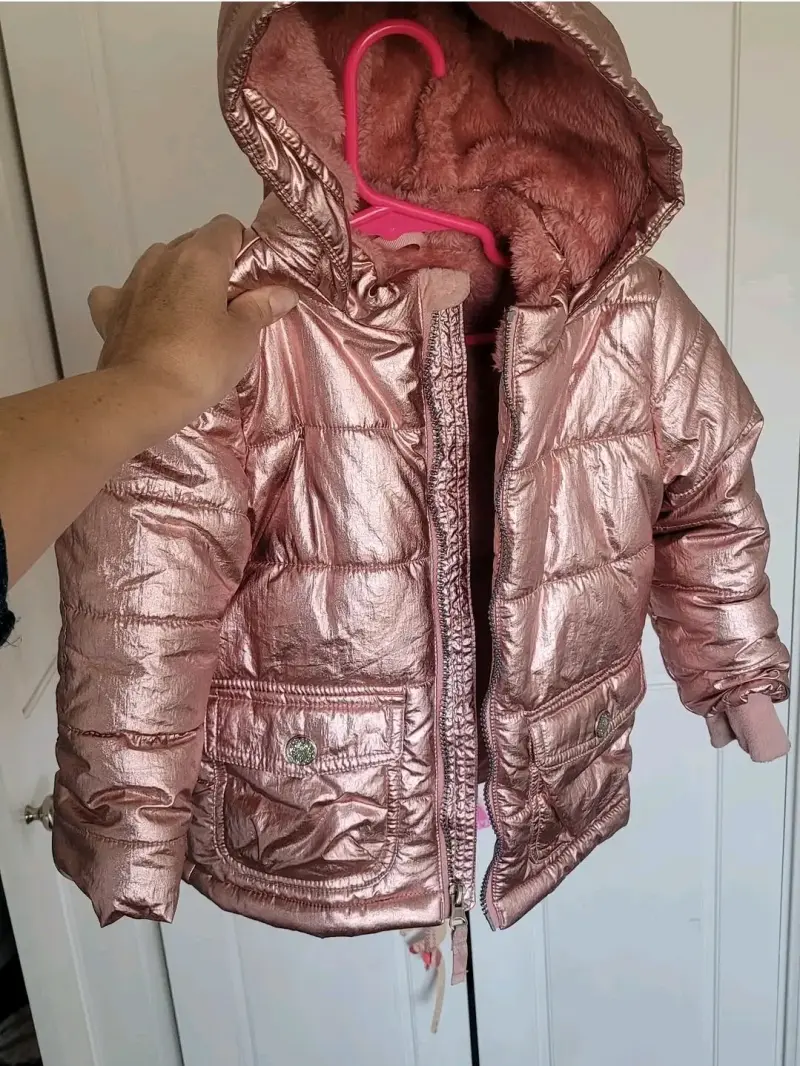 Chaqueta de niña rosada metalizada - 1