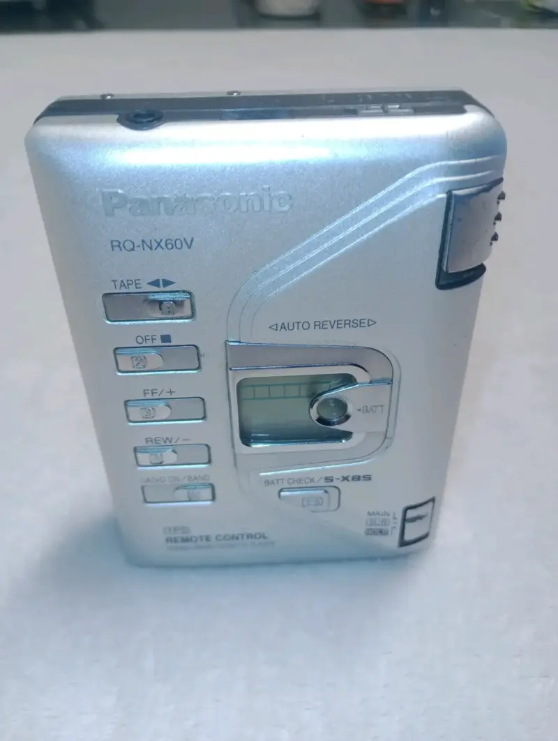 Walkman Panasonic plateado carcasa aluminio - 2