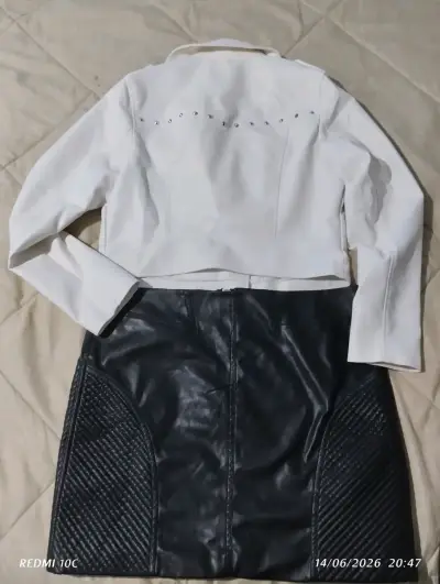 Chaqueta blanca + falda cuero - miniatura 2