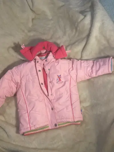 Buzo rosado infantil con capucha - miniatura 1