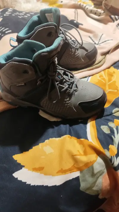 Botas de trekking grises - miniatura 4