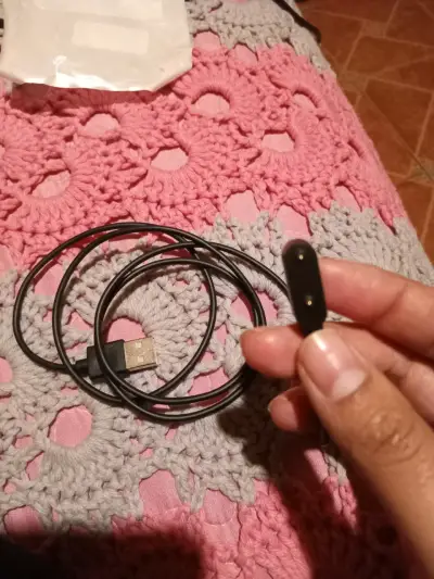 Cable cargador USB negro - miniatura 1