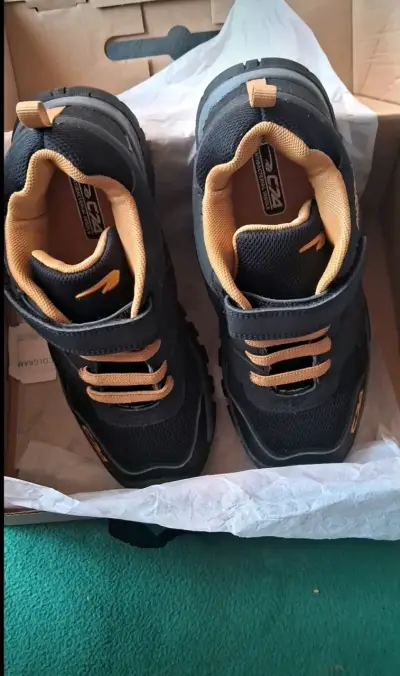 Zapatillas deportivas negras - miniatura 1