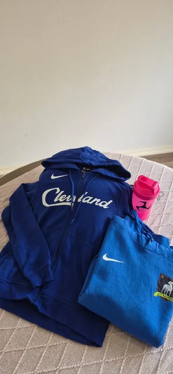 Polerones NIke con capucha