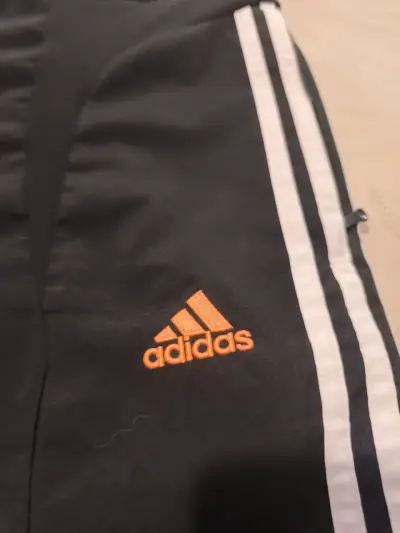 Pantalón deportivo Adidas negro3/4 - miniatura 1