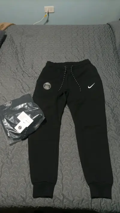 Buzo Nike Tech x PSG - miniatura 1