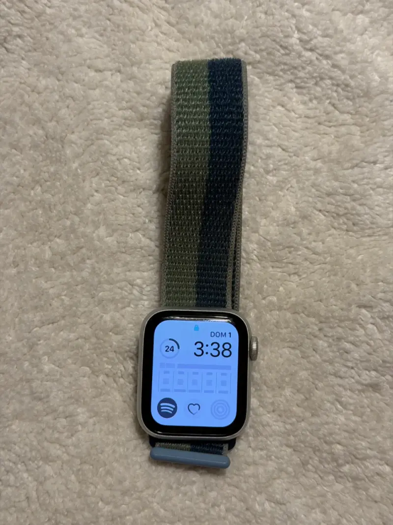 Apple Watch SE 40 mm - 1