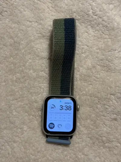 Apple Watch SE 40 mm - miniatura 1