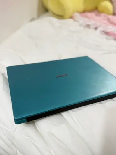 Computadora Acer Azul Eléctrico - miniatura 1