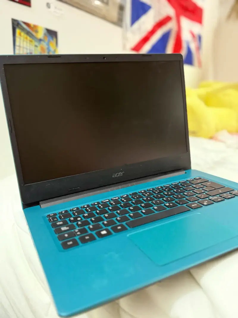 Computadora Acer Azul Eléctrico - 2