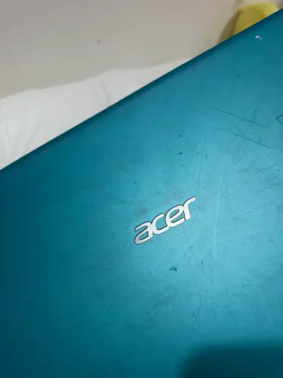 Computadora Acer Azul Eléctrico - miniatura 3