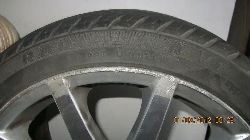 Llanta radial con desgaste - 1