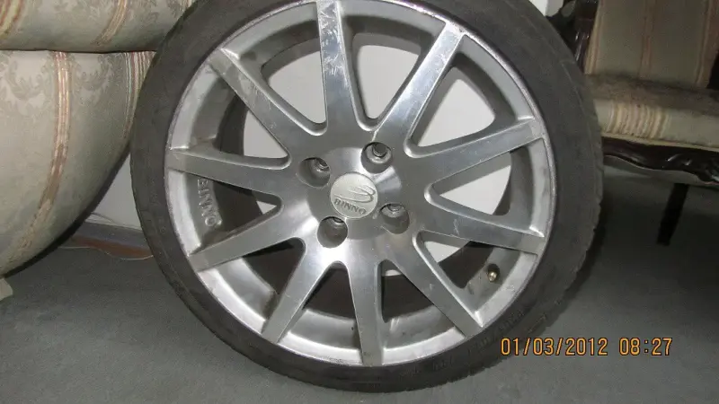 Llanta radial con desgaste - 4