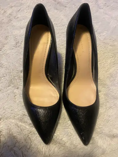 Tacones negros elegantes - miniatura 1