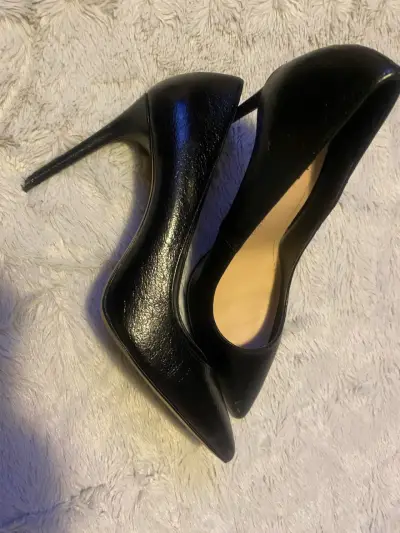 Tacones negros elegantes - miniatura 2