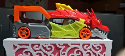 Camión dragón Hot wheels - miniatura 2