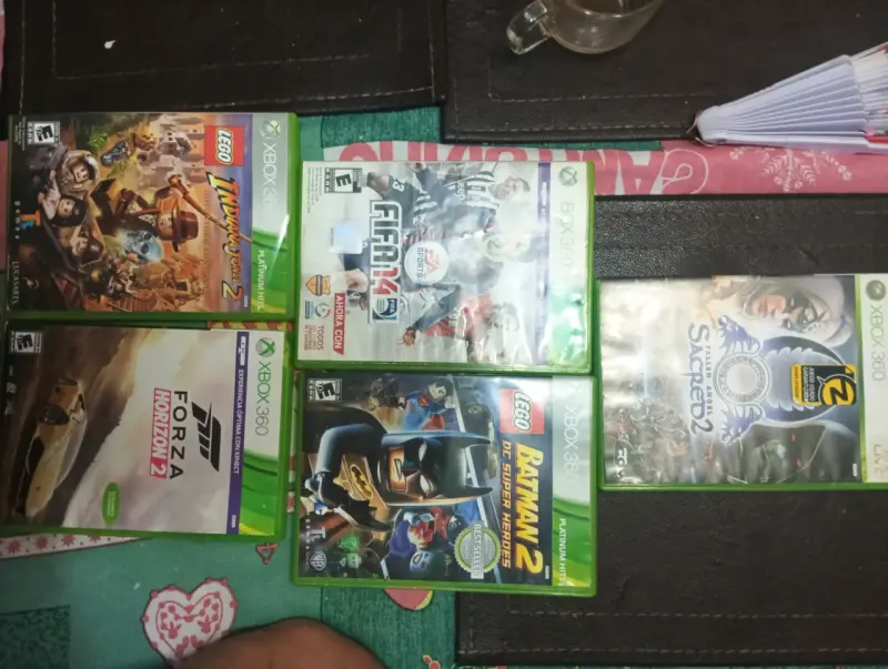 Consola con controles y juegos - 3