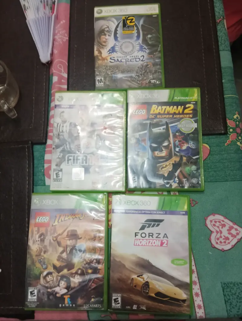 Consola con controles y juegos - 4