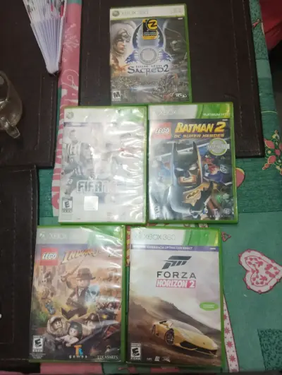 Consola con controles y juegos - miniatura 4