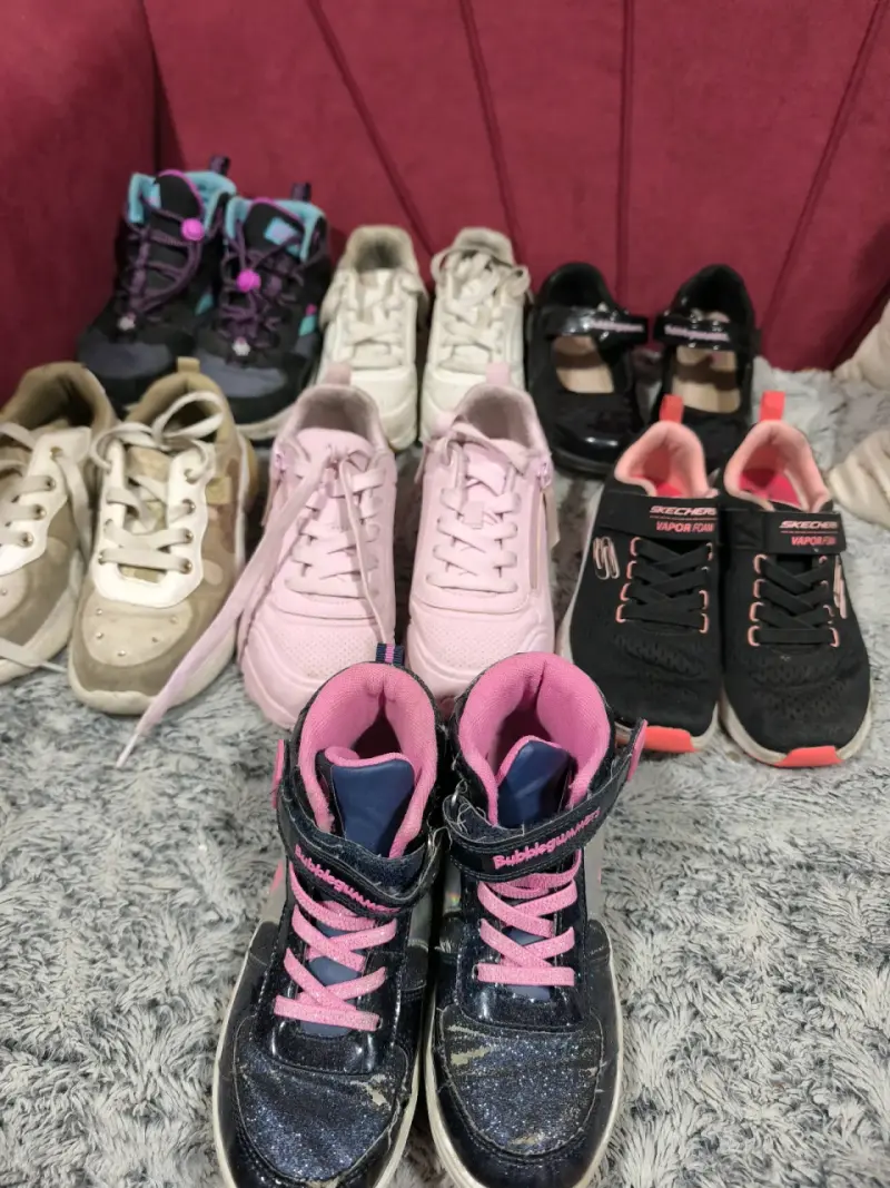Lote de zapatillas infantiles - 2