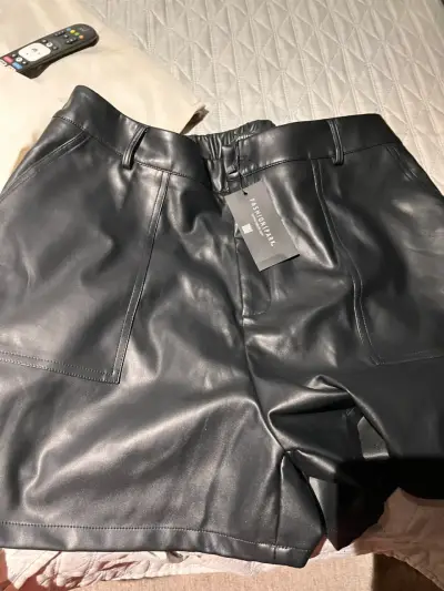 Shorts de cuero sintético negros - miniatura 2