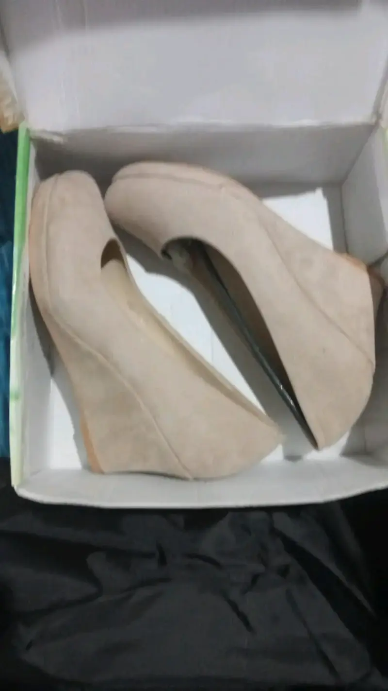 Zapatos beige con plataforma