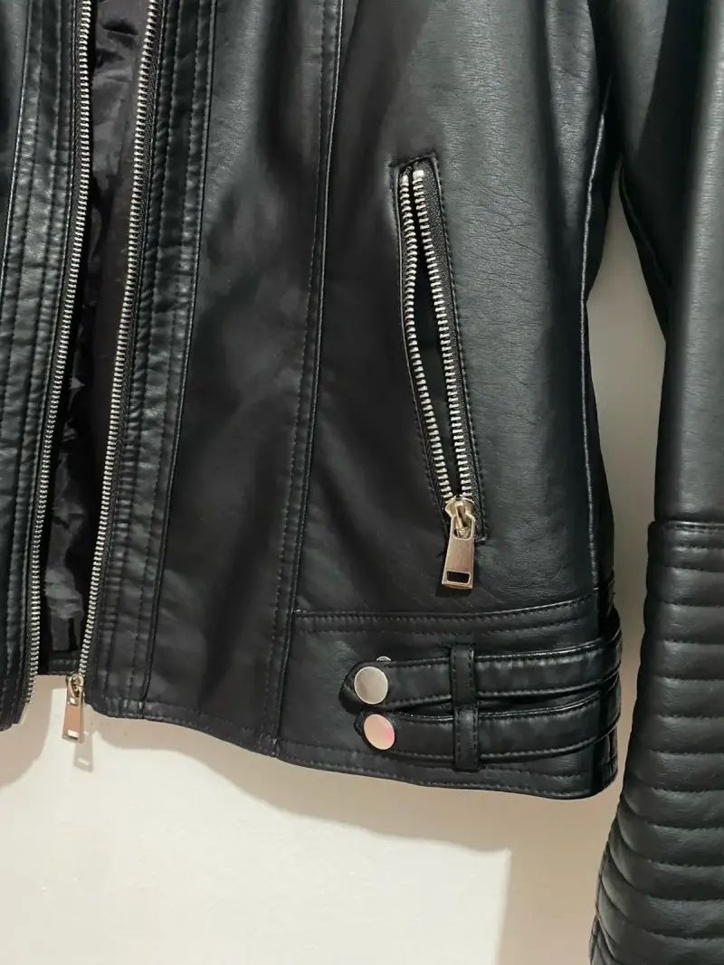 Chaqueta negra estilo biker - 2