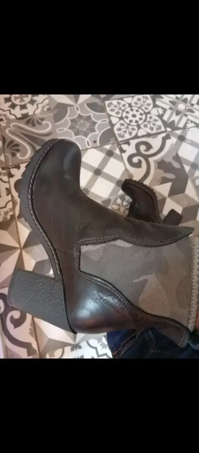 Botines negros de cuero y forrado en cuero - miniatura 1