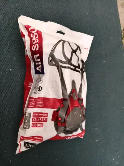 Máscara respiradora 3M roja - miniatura 2