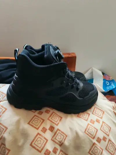Botas negras de seguridad - miniatura 1