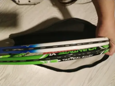 Raqueta de tenis verde y negra - miniatura 4