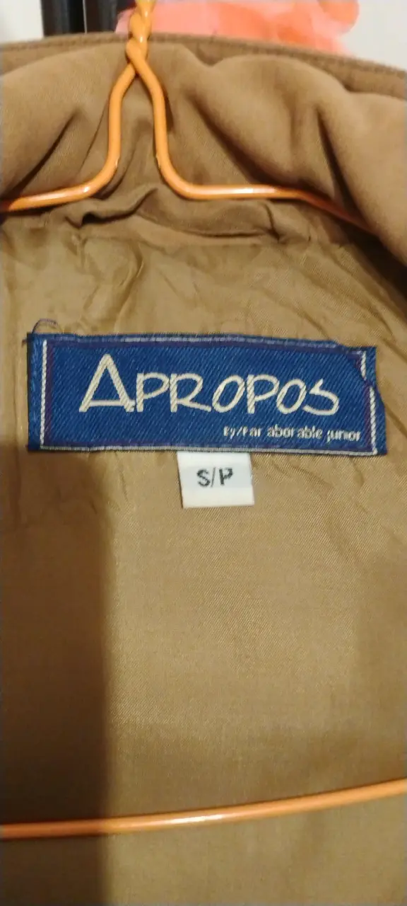Abrigo marrón con capucha - 3