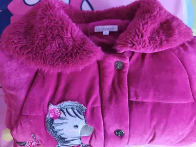 Abrigo infantil fucsia - miniatura 1