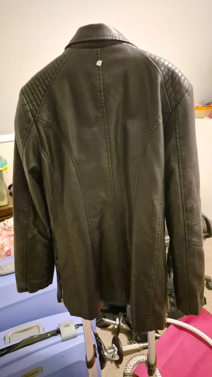 Chaqueta de cuero negra estilo biker - 2