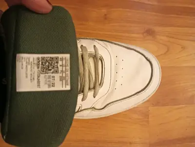 Zapatillas Adidas blancas y verdes - miniatura 3