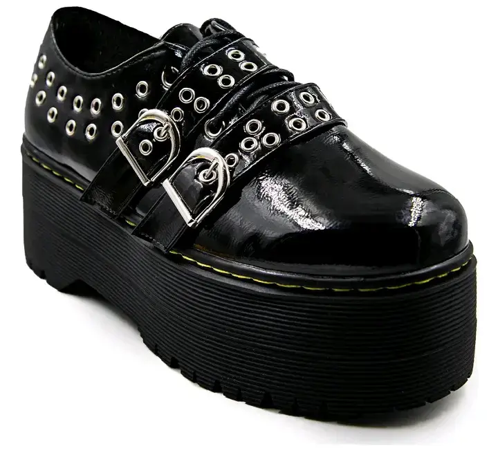 Zapatos negros con plataforma estilo charol - 1