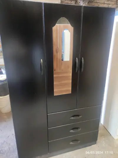Ropero de madera con espejo - miniatura 5