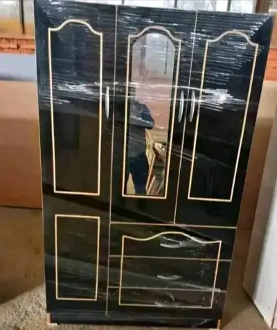 Ropero de madera con espejo - miniatura 6