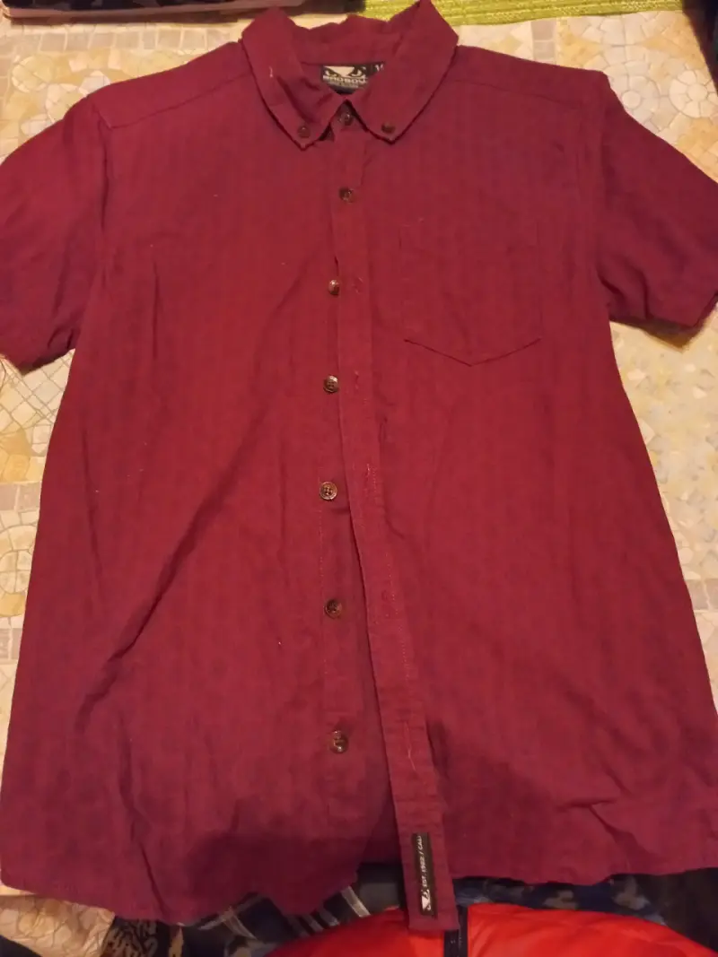 Camisa roja de hombre - 1