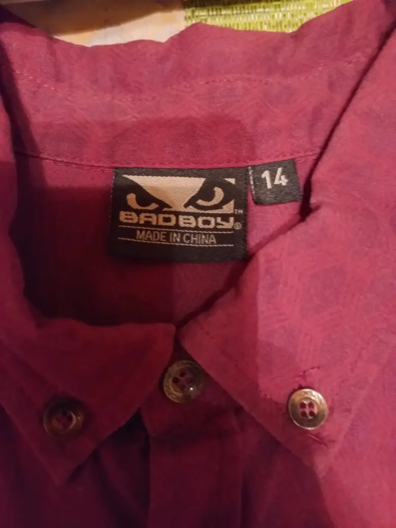Camisa roja de hombre - 2