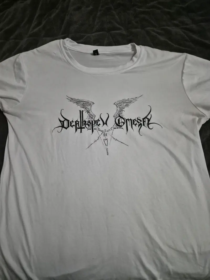 Polera blanca con diseño - 1