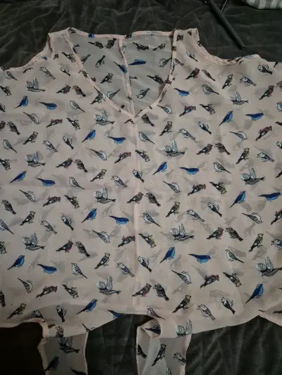 Blusa estampada de pájaros - miniatura 1