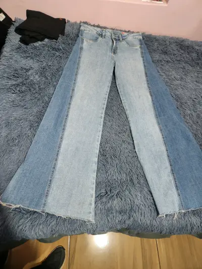 Pantalones acampanados mezclilla azul - miniatura 1